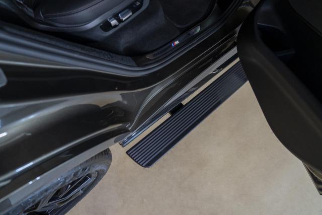 Выдвижные электрические пороги ATS на BMW X7 I (G07) Рестайлинг